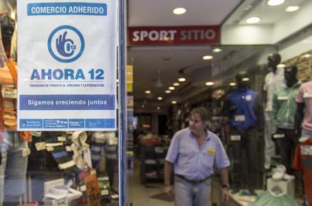 El Gobierno relanzará el “Ahora 12” con “beneficios adicionales” para reactivar el consumo