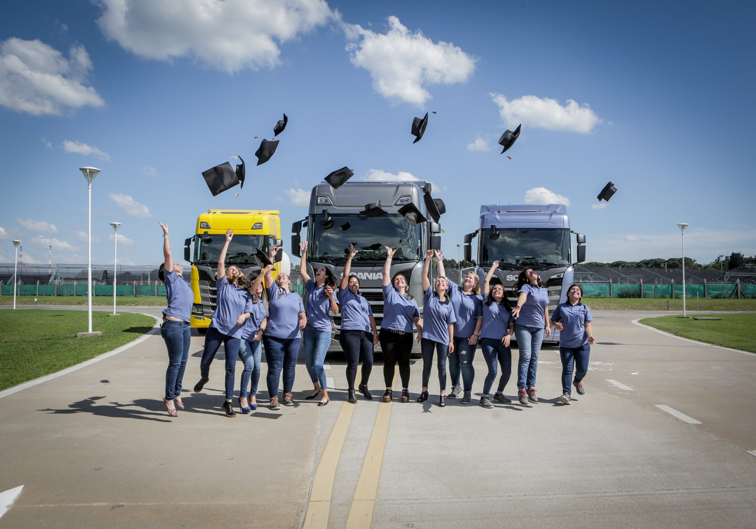 Conductoras: El programa para la formación de choferes de camión mujeres lanzado por Scania