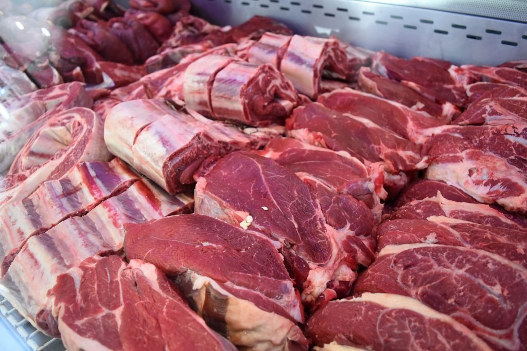 Carne: La UTT y los frigoríficos y mataderos recuperados ofrecen soluciones para abastecer el mercado interno con precios accesibles