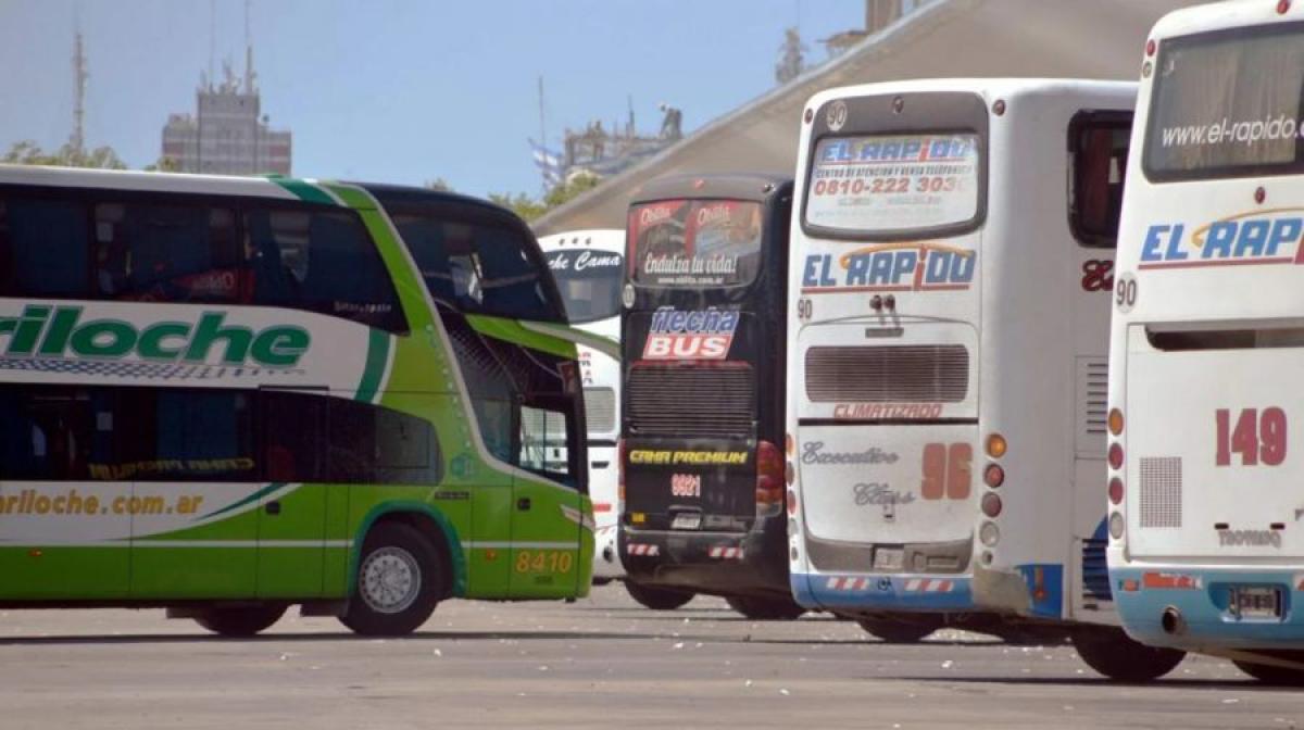Otorgarán un subsidio de $1.500 millones a empresas de micros de larga distancia