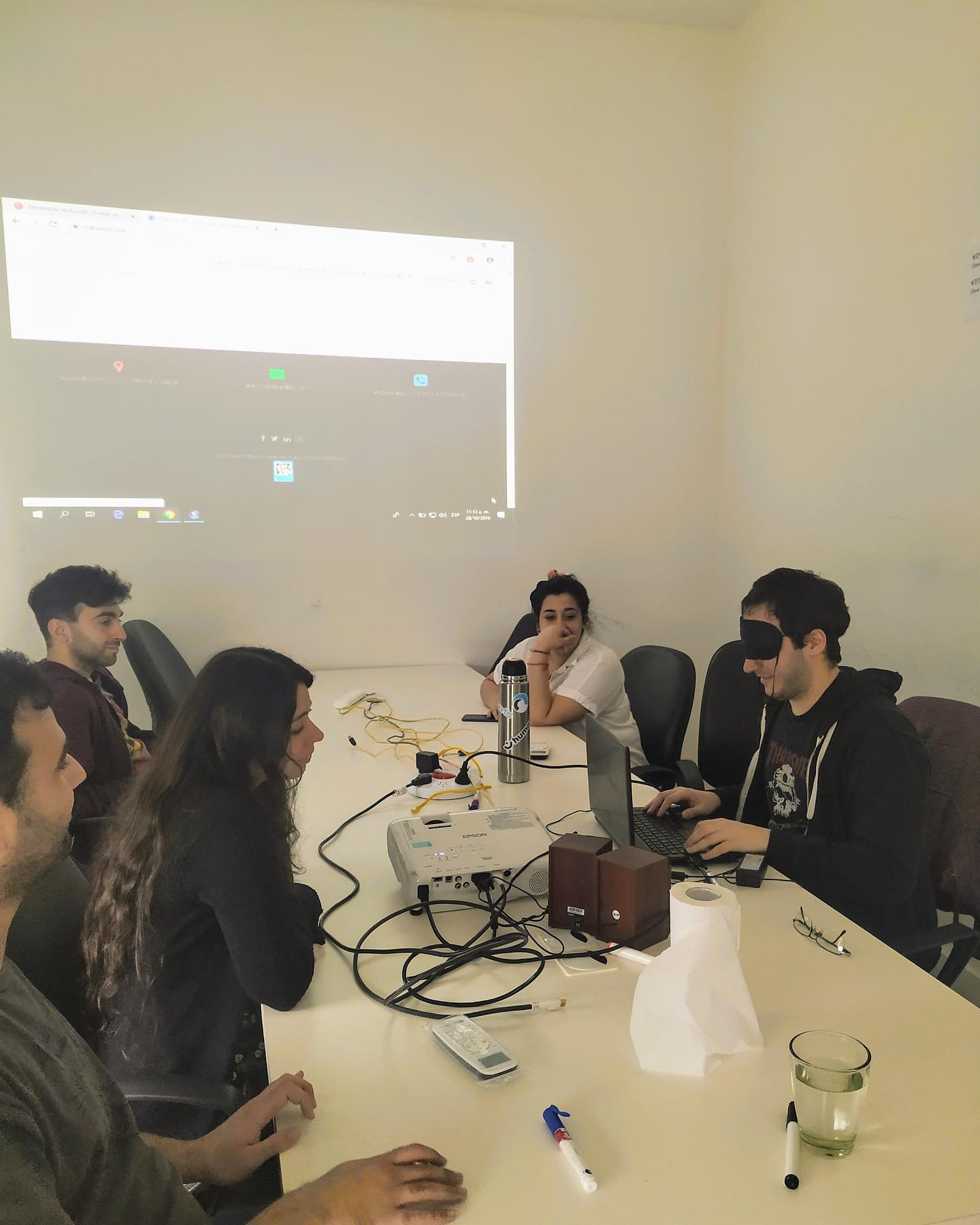 Empresa certifica que las apps y portales web sean accesibles. Los testers son personas con discapacidad.
