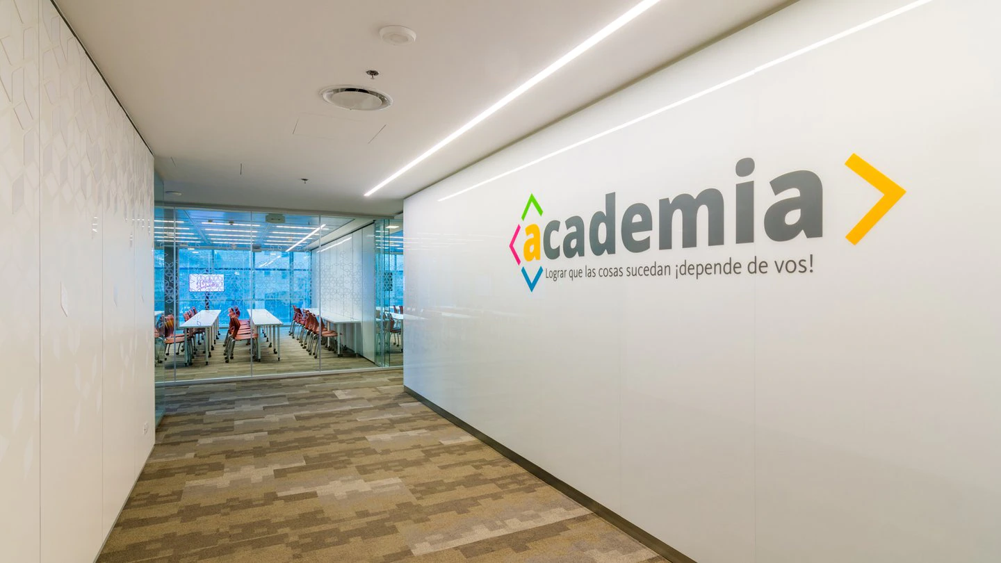 Santander lanza Academia COMEX para facilitar la operatoria de los negocios  de comercio exterior de pequeñas y medianas empresas - AGENDA PyME