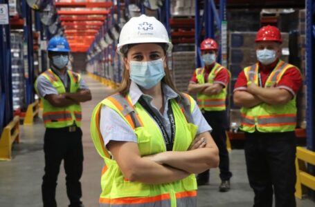 Solo el 12% de las industrias son propiedad de mujeres, frente al 56% de varones. En los comercios, la proporción es 30% de dueñas frente a 47% de dueños