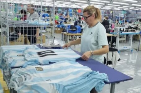 Furor Mundialista: amplían planta textil que confecciona camisetas de la selección en Catamarca