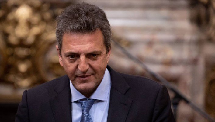 El Gobierno pide al sector público vender sus bonos en dólares para contener la brecha cambiaria