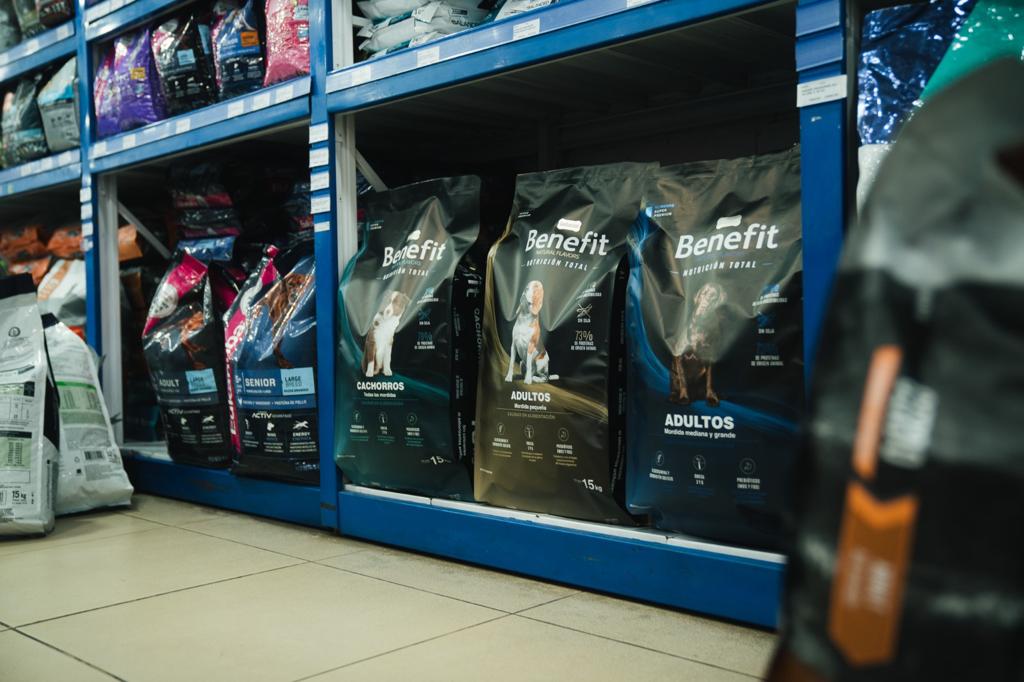 Marca de snacks para mascotas lanza línea de alimento balanceado