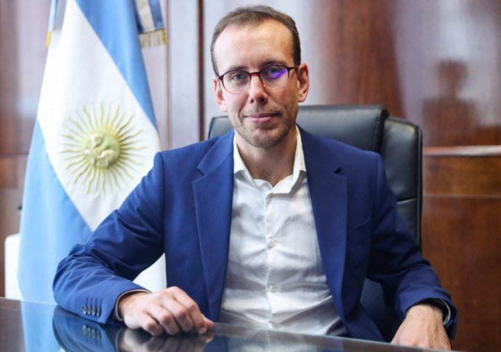 «Las medidas anunciadas por el ministro Massa esta semana apuntan a mejorar el día a día del universo pyme. Su impacto fiscal será compensado por la mayor recaudación impositiva», Lic Tomas Canosa, Subsec. PYME de la Nación