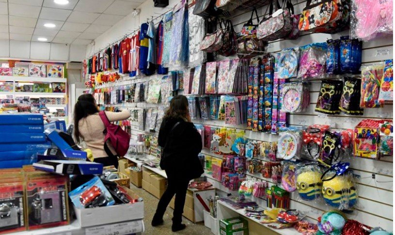 Cayeron las ventas minoristas en julio en todos los rubros menos productos farmacéuticos
