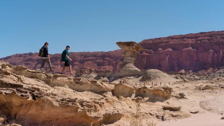 Fin de semana largo post PASO: viajaron 865 mil turistas y gastaron $ 18.900 por día por persona