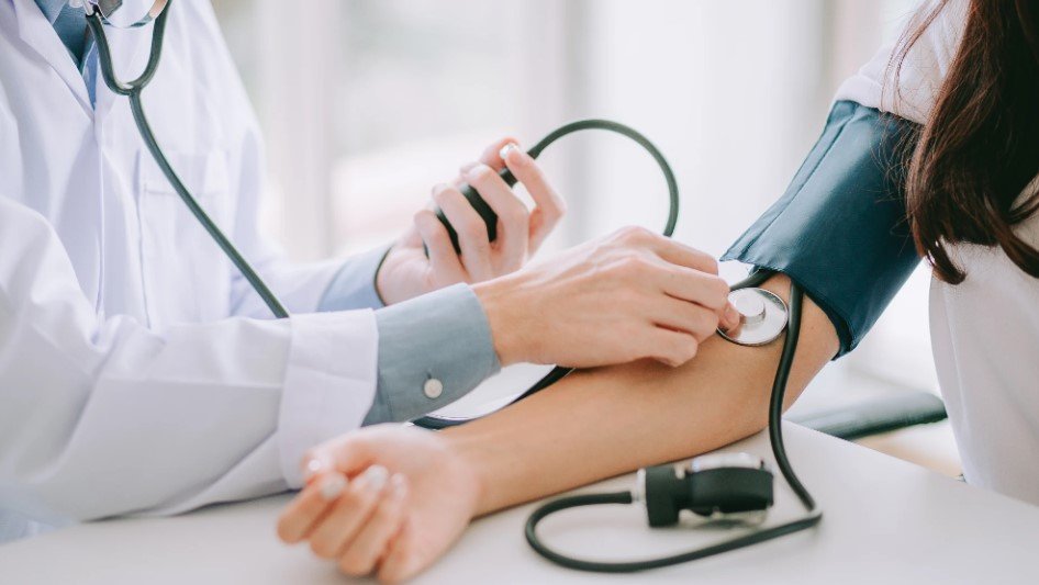 Fijan un cupo en dólares para importar insumos médicos