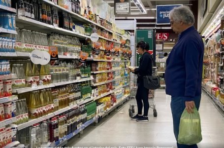 El consumo cae 8,4% en diciembre 2023