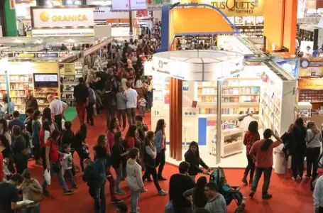 Feria del Libro: menos visitantes y derrumbe de ventas, una muestra del impacto de las medidas económicas en las industrias culturales que pese a todo resisten