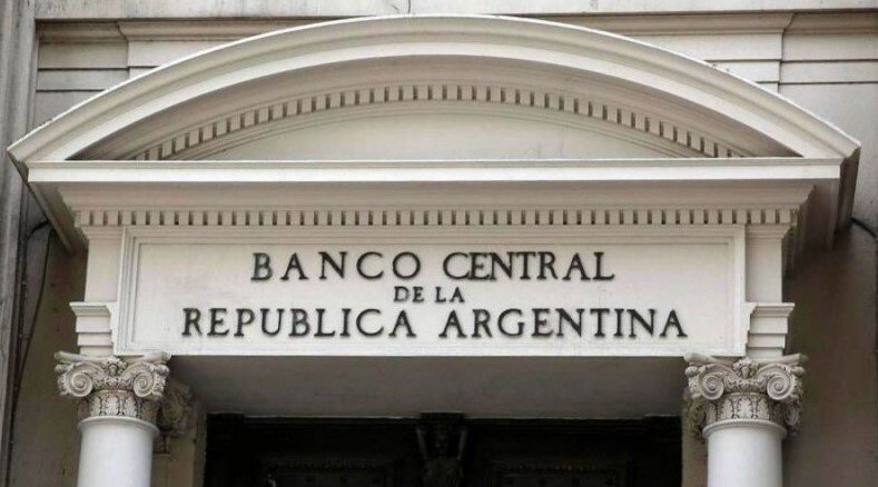Nueva pulverización de ahorros; el Central bajó la tasa al 40%