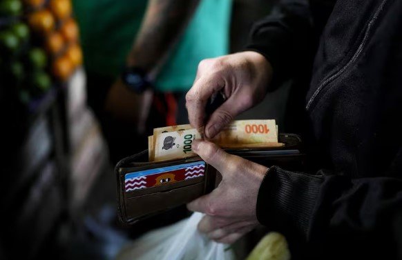 Caída de ingresos: Qué hacen los argentinos para llegar a fin de mes