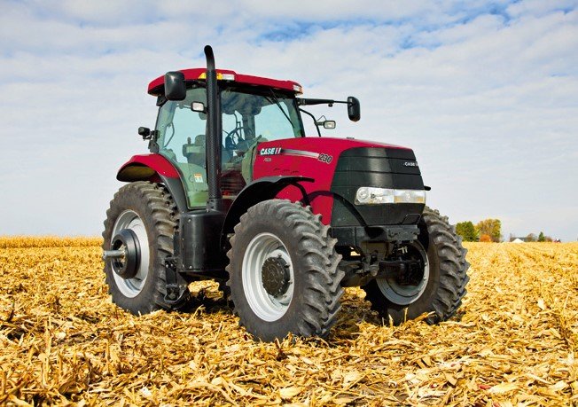 32,6% cayó el patentamiento de maquinaria agrícola en el primer cuatrimestre del año respecto a igual período del año pasado. Las ventas de tractores y cosechadoras fueron las que más se retrajeron. FUENTE: Asoc. de Concesionarios de Automotores de la RA (ACARA)