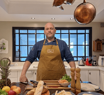 Creó un restaurante y un delivery de ingredientes y recetas para preparar platos gourmet en casa y ahora apuesta a crecer con franquicias