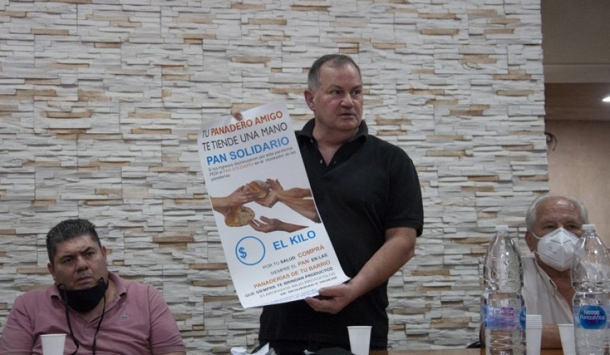 Raúl Santoandre: «Muchas panaderías están vendiendo las facturas del día anterior con descuento»