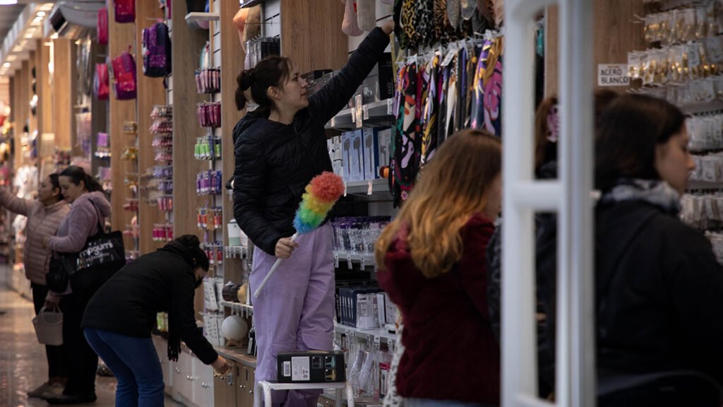 Las ventas minoristas pyme subieron 10,5% interanual en marzo, sin compensar aún las caídas del año pasado
