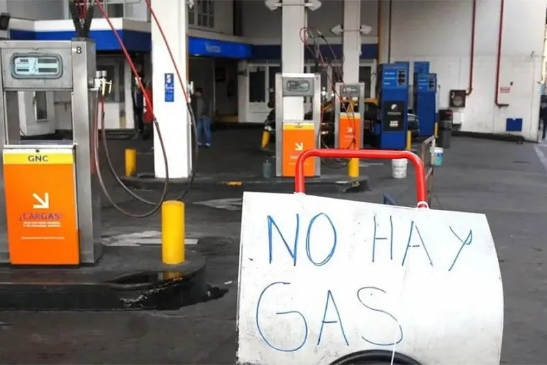 El Gobierno cortó el gas a industrias y estaciones de GNC por la ola de frío y problemas en Vaca Muerta