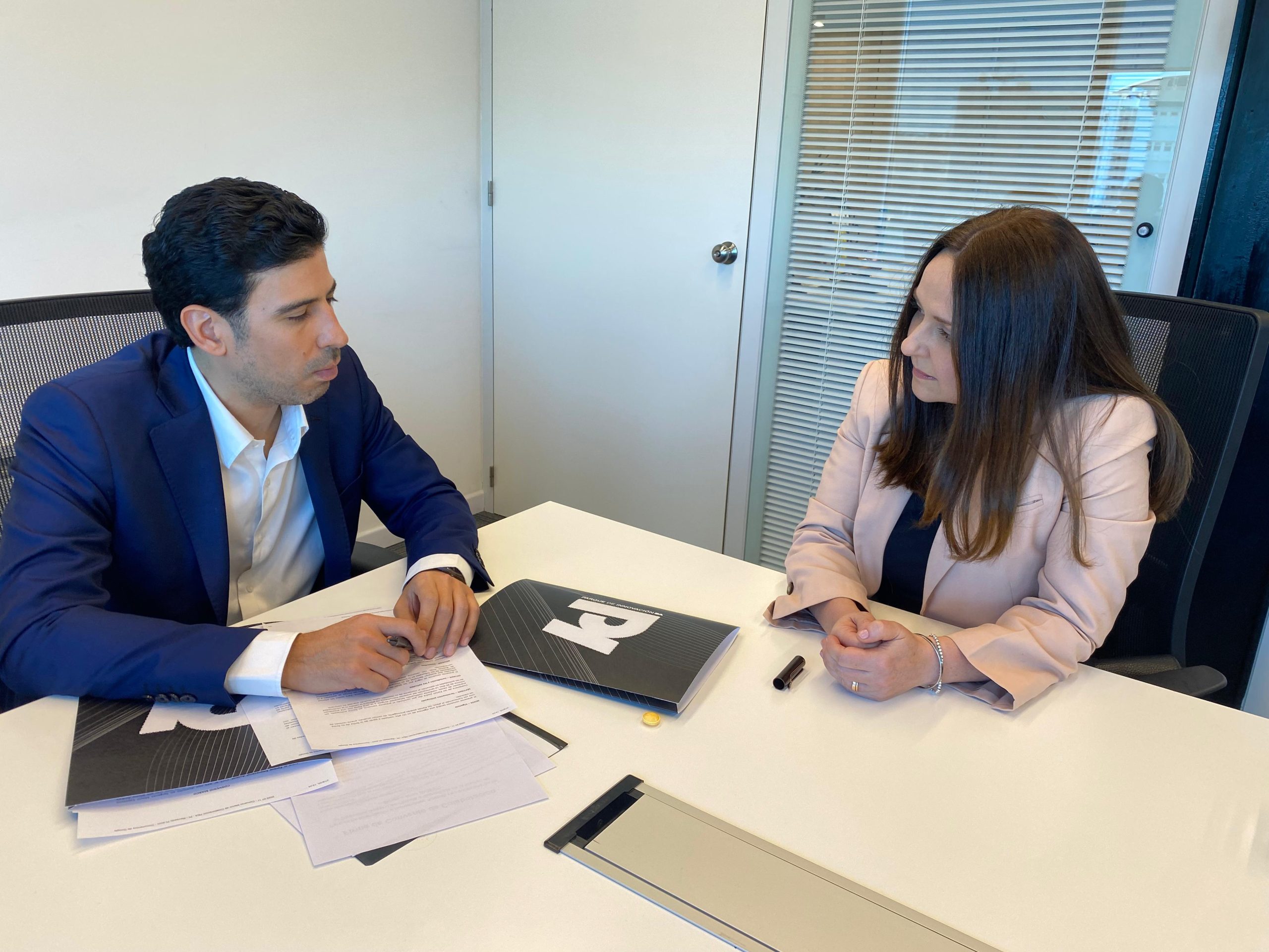 Parque Empresarial Austral y el Parque de Innovación firman un acuerdo estratégico de colaboración
