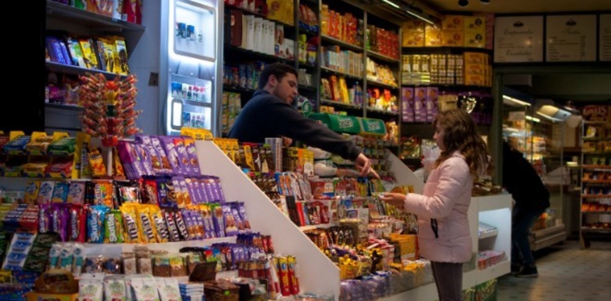 El consumo cayó en comercios de cercanía y se estanca la recuperación