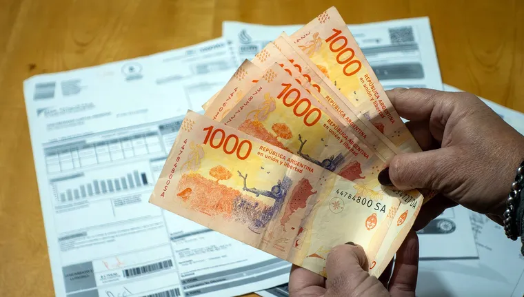 La canasta de servicios públicos aumentó tres veces más que la inflación en menos de dos años