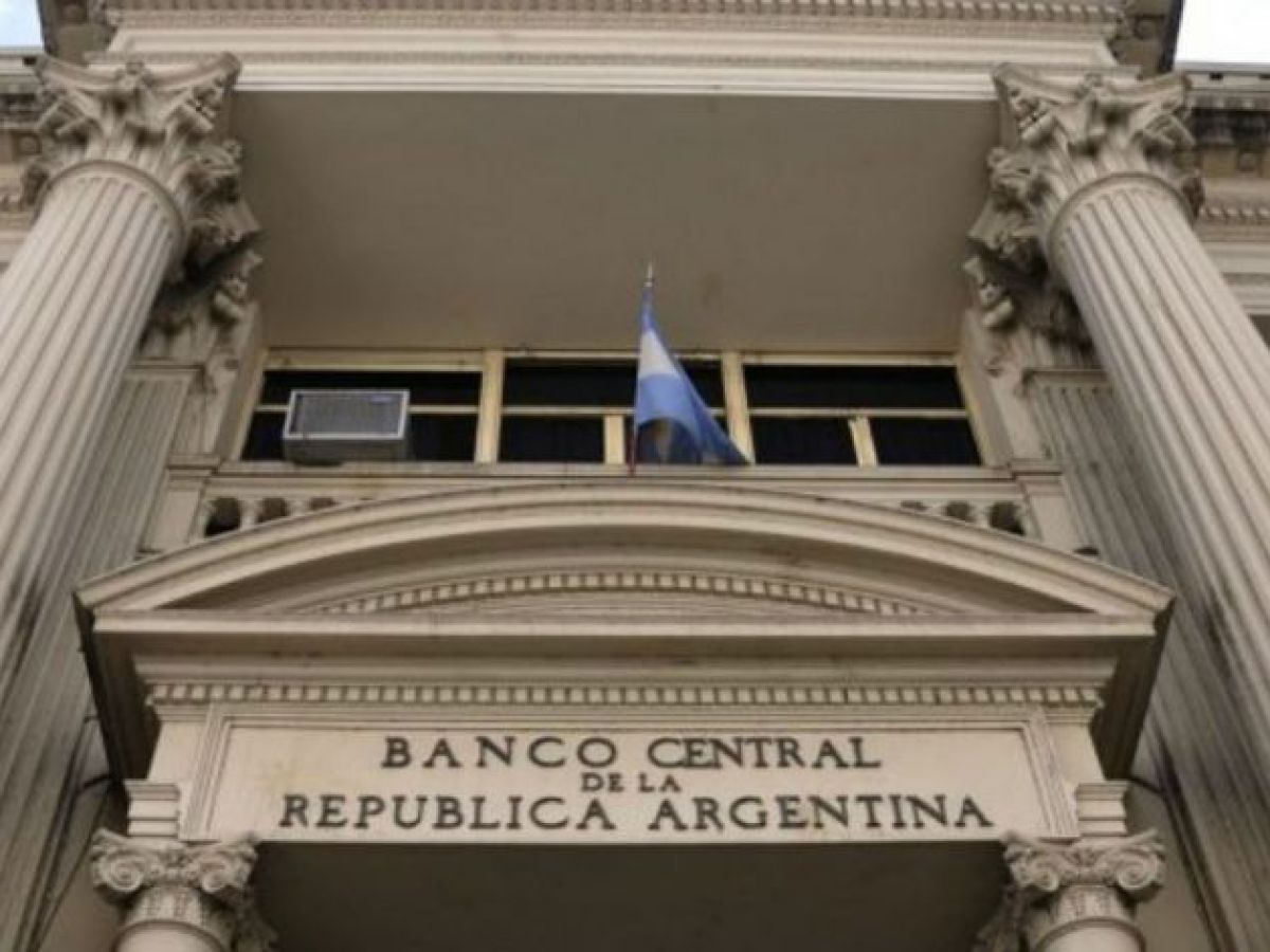 BCRA anuncia cambios en el ritmo al que ajustan las bandas y un programa de acumulación de reservas