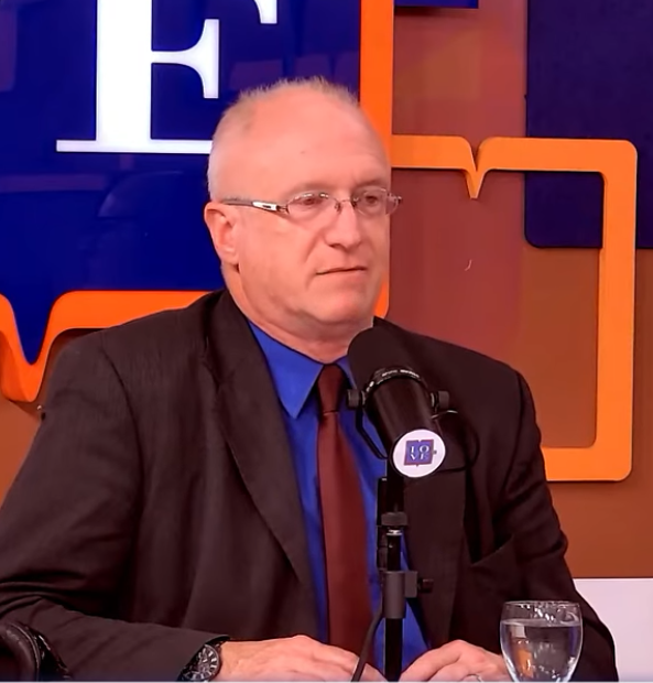 «Hay que desmitificar muchas cuestiones sobre la minería. Es una industria capital intensiva y no necesariamente empleo intensiva» Roberto Mezzullo Fritzsche, director Observatorio Pyme Minero